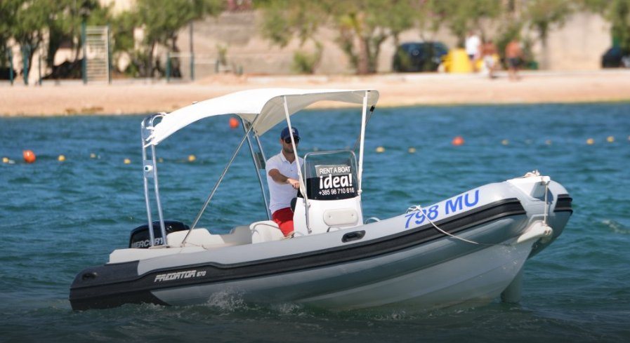 Predator 570 for rent in Murter